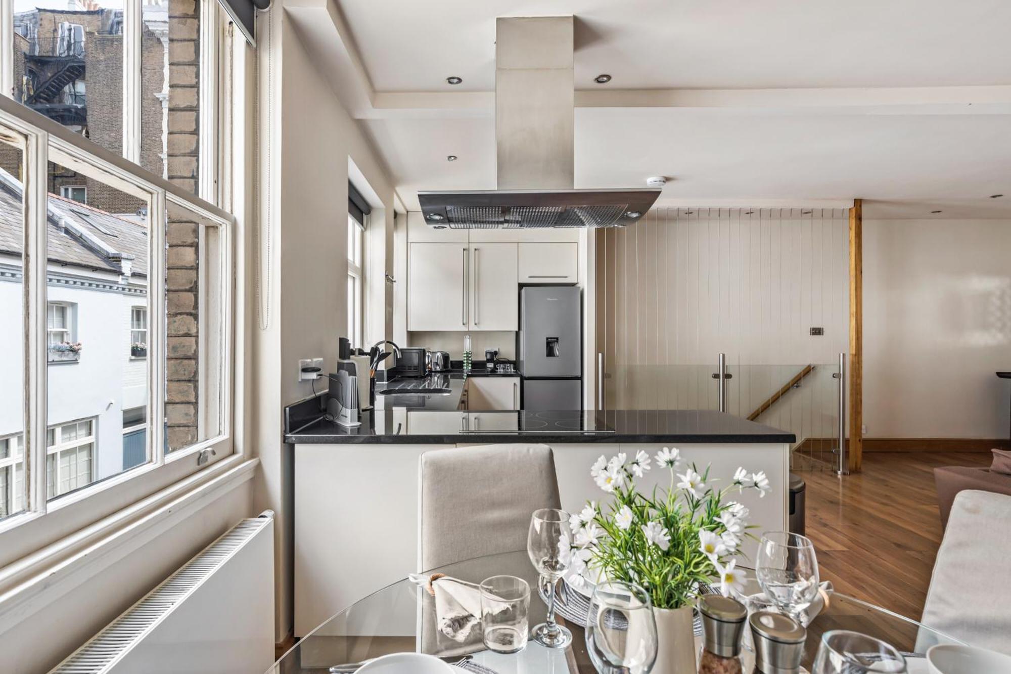 Enchanting Hideaway - La Reserve South Kensington Лондон Екстериор снимка